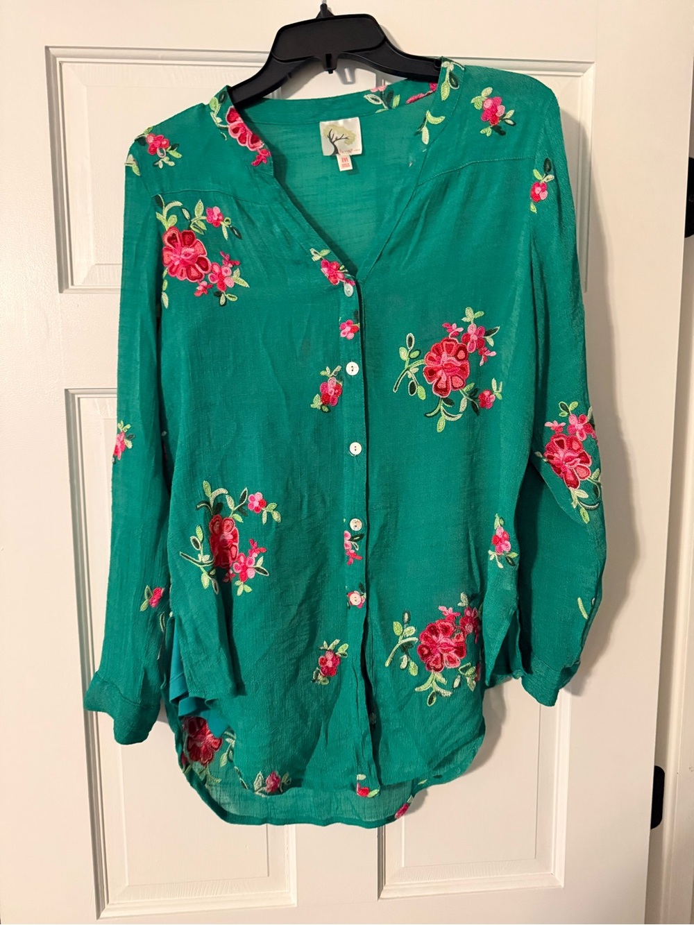 Green Embroidered Floral Button-Front Blouse - Picture 5 of 7